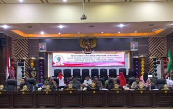Badan Anggaran DPRD Kota Gorontalo menggelar rapat bersama Pemerintah Kota Gorontalo di Aula 1 DPRD Kota, Senin (25/8)/Ulanda.id