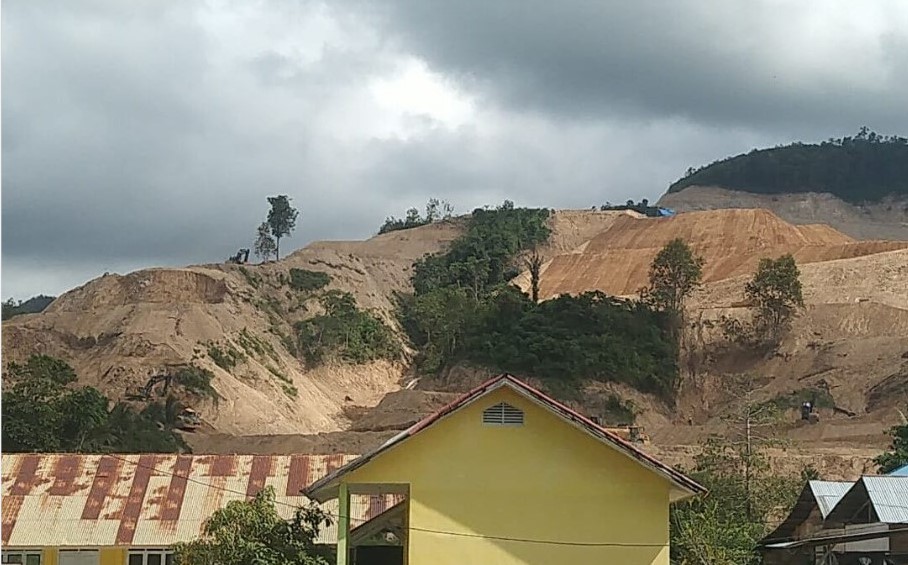 Kondisi SDN 04 Buntulia yang berada dekat dengan lokasi tambang di Desa Hulawa, Kecamatan Buntulia, Kabupaten Pohuwato/Ulanda.id