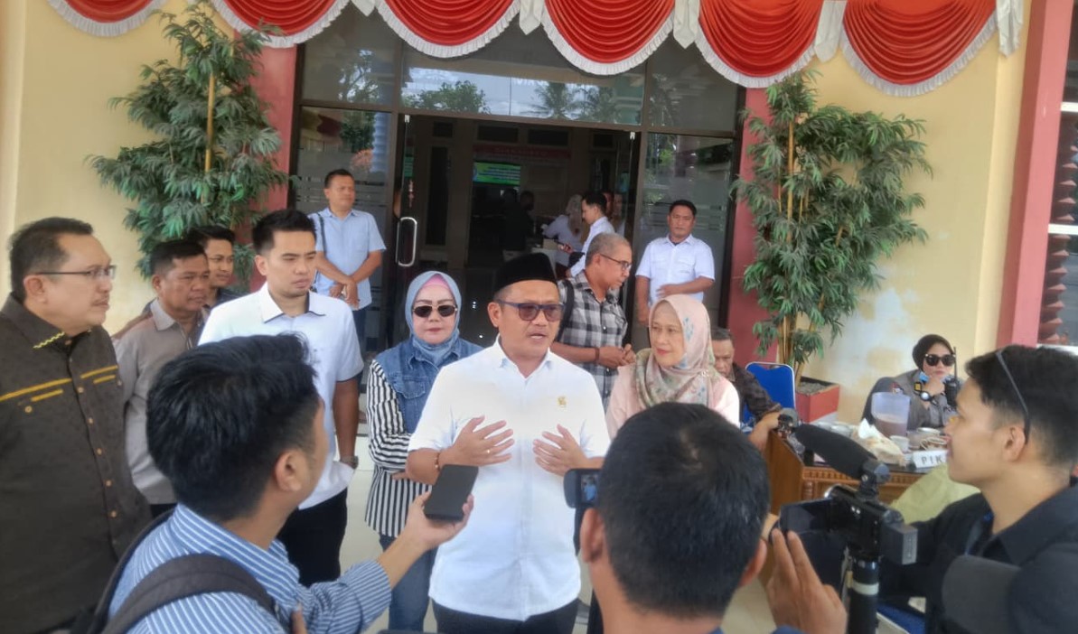 Ketua DPRD Kota Gorontalo Irwan Hunawa Apresiasi Aksi Damai Mahasiswa Aliansi merah Putih/Ulanda.id