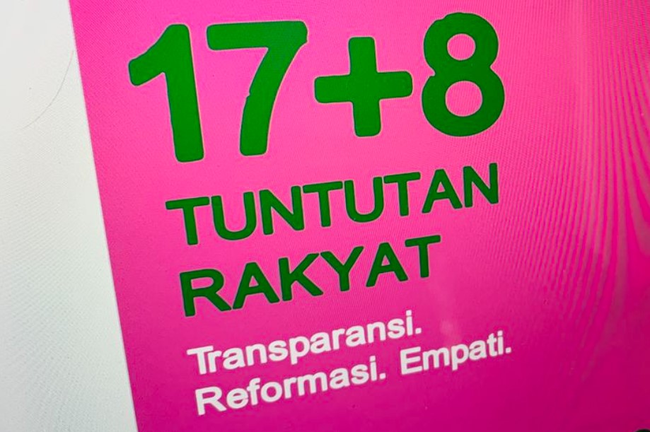 Kampanye 17+8 Tuntutan Rakyat yang viral di medsos dengan didominasi warna pink dan hijau.(KOMPAS.com/Zulfikar Hardiansyah)/Ulanda.id