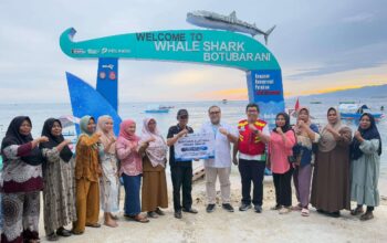 PT. Pelindo Gorontalo saat melaksanakan Program PJSL di Kawasan Objek Wisata Hui Paus Botubarani Kabupaten Bone Bolango(Foto: Bobi Riawan RRI Gorontalo)/Ulanda.id