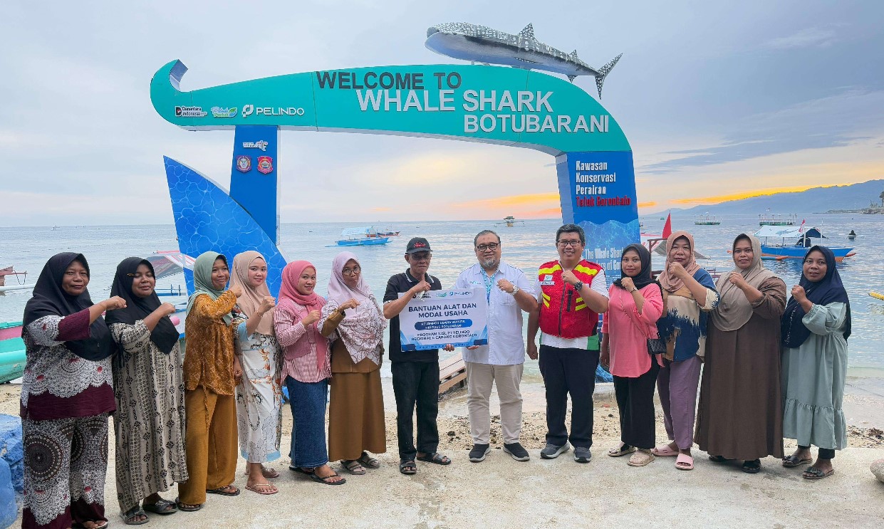 PT. Pelindo Gorontalo saat melaksanakan Program PJSL di Kawasan Objek Wisata Hui Paus Botubarani Kabupaten Bone Bolango(Foto: Bobi Riawan RRI Gorontalo)/Ulanda.id