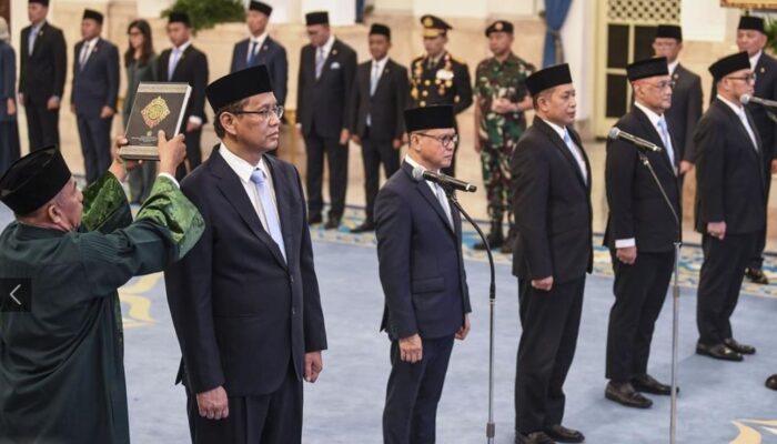 Presiden Prabowo Lantik Kabinet Merah Putih, Dofiri dan Djamari Sandang Jenderal Kehormatan