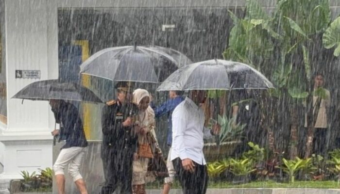 Mantan Wakapolri Ahmad Dofiri Hadiri Istana di Tengah Isu Reshuffle Kabinet
