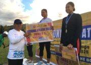 Sekretaris Daerah Bone Bolango, Iwan Mustapa resmi menutup Kejuaraan Bone Bolango Atletik 2025 yang digelar di GOR Harapan dan Prestasi, Kamis (11/9/2025). (F.Indra-Diskominfo)/Ulanda.id