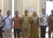 Bupati Ismet Mile didampingi Sekda Iwan Mustapa saat menerima audiensi Ketua Badan Pengawas Pemilu (Bawaslu) Kabupaten Bone Bolango, Sofyan Djama bersama jajaran, di Ruang Kerja Bupati, Selasa (9/9/2025). (F.AKP-Diskominfo)/Ulanda.id