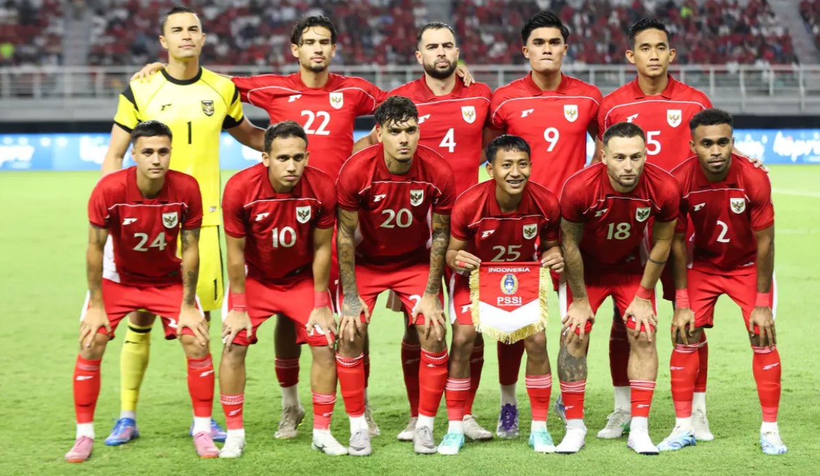 Starting XI Timnas Indonesia saat laga FIFA Matchday melawan Chinese Taipei di Stadion Gelora Bung Tomo (GBT), Surabaya, Jumat (05/09/2025). (Bola.com/Abdul Aziz)/Ulanda.id