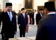 Menko Polkam Djamari Chaniago pernah menjadi Sekretaris Dewan Kehormatan Perwira (DKP) yang memecat Prabowo Subianto dari ABRI. (Sekretariat Presiden)/Ulanda.id