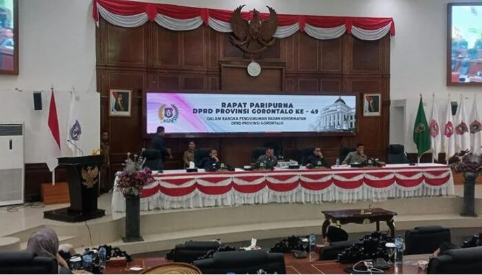 DPRD Gorontalo Pecat Wahyudin Moridu, Rapat Paripurna Penuh Haru