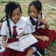 Ilustrasi murid sekolah sedang membaca buku/ Foto: Pexels/ulanda.id