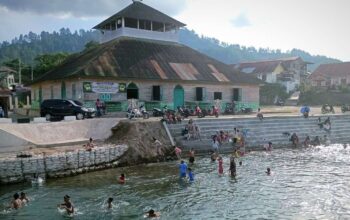 Keceriaan Warga Mandi di Sungai Peusangan Asir-Asir. (Foto: untuk RRI/Fauzi)/Ulanda.id