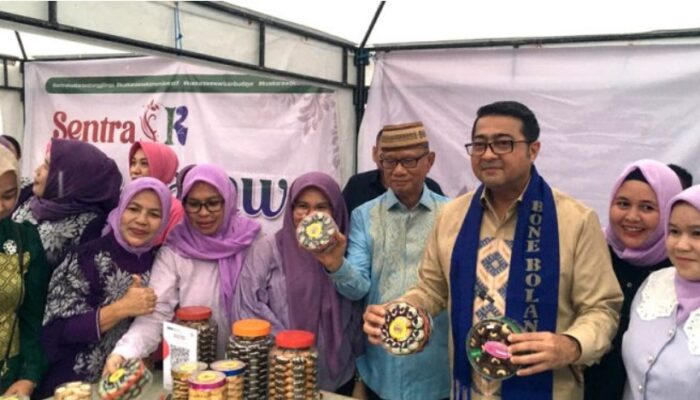 Menekraf Teuku Riefky Resmikan Desa Tanggilingo Bone Bolango sebagai Desa Kreatif Nasional