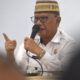 Bupati Ismet Mile saat memimpin Rapat Pimpinan bersama para Kepala Organisasi Perangkat Daerah (OPD), Sekretaris OPD, Kepala Bidang, Camat, Sekretaris Camat, Kepala Desa, Lurah, serta Sekretaris Desa dan Lurah di BPU Kabila, Rabu (3/9/2025). (F.AKP-Tim Redaksi)/Ulanda.id