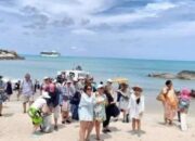 Wisatawan Mancanegara saat kunjungi Belitung. (Foto : RRI)/Ulanda.id