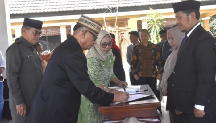 Bupati Bone Bolango Lantik Pejabat Administrator dan Pengawas, Tegaskan Fokus Pelayanan Publik