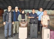 Sejumlah WNI di Bandara Tribhuvan International Airport, Kathmandu, Nepal, bersiap kembali ke Tanah Air setelah situasi di negara itu berangsur pulih (Foto: Kementerian Luar Negeri RI)/Ulanda.id