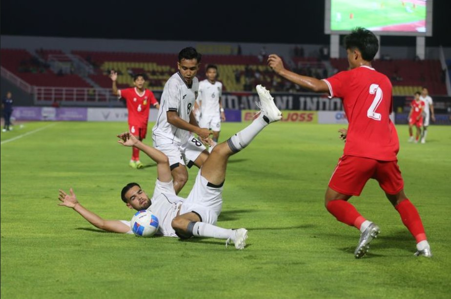Reaksi penyerang Timnas U23 Indonesia, Jens Raven, pada laga kontra Laos di ajang Kualifikasi Piala Asia U23 2026 di Stadion Gelora Delta Sidoarjo pada Rabu (3/9/2025).(KOMPAS.com/Suci Rahayu)/Ulanda.id