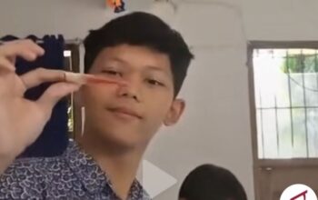 Ramai di media sosial video siswa SMA memperlihatkan buah semangka tipis yang ada menu Makan Bergizi Gratis (MBG) miliknya(Tangkap layar dari akun TikTok resmi @antaramegapolitan)/Ulanda.id
