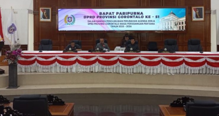 Suasana Rapat Paripurna DPRD Provinsi Gorontalo saat pengumuman perubahan agenda kerja Masa Persidangan Pertama Tahun 2025-2026. (foto: Humas Sekretariat DPRD Provinsi Gorontalo)/Ulanda.id