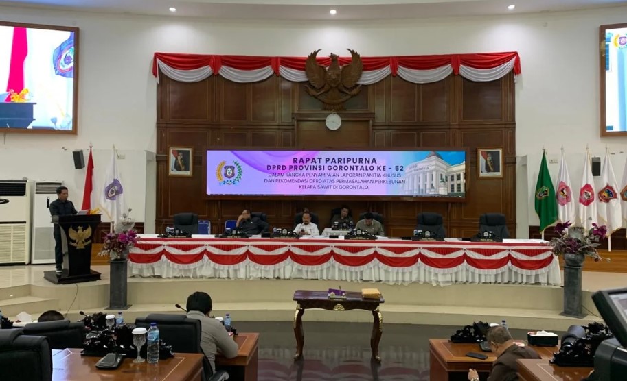 Ketua DPRD Provinsi Gorontalo, Thomas Mopili, memberikan apresiasi atas kinerja Panitia Khusus (Pansus) Perkebunan Kelapa Sawit DPRD/Ulanda.id