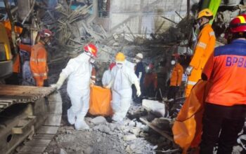 Korban meninggal ambruknya gedung Pondok Pesantren Al Khoziny, Buduran, Sidoarjo, Jawa Timur, menjadi 53 orang, termasuk lima potongan tubuh atau body part pada Miinggu (5/10). (SAR Surabaya)/Ulanda.id